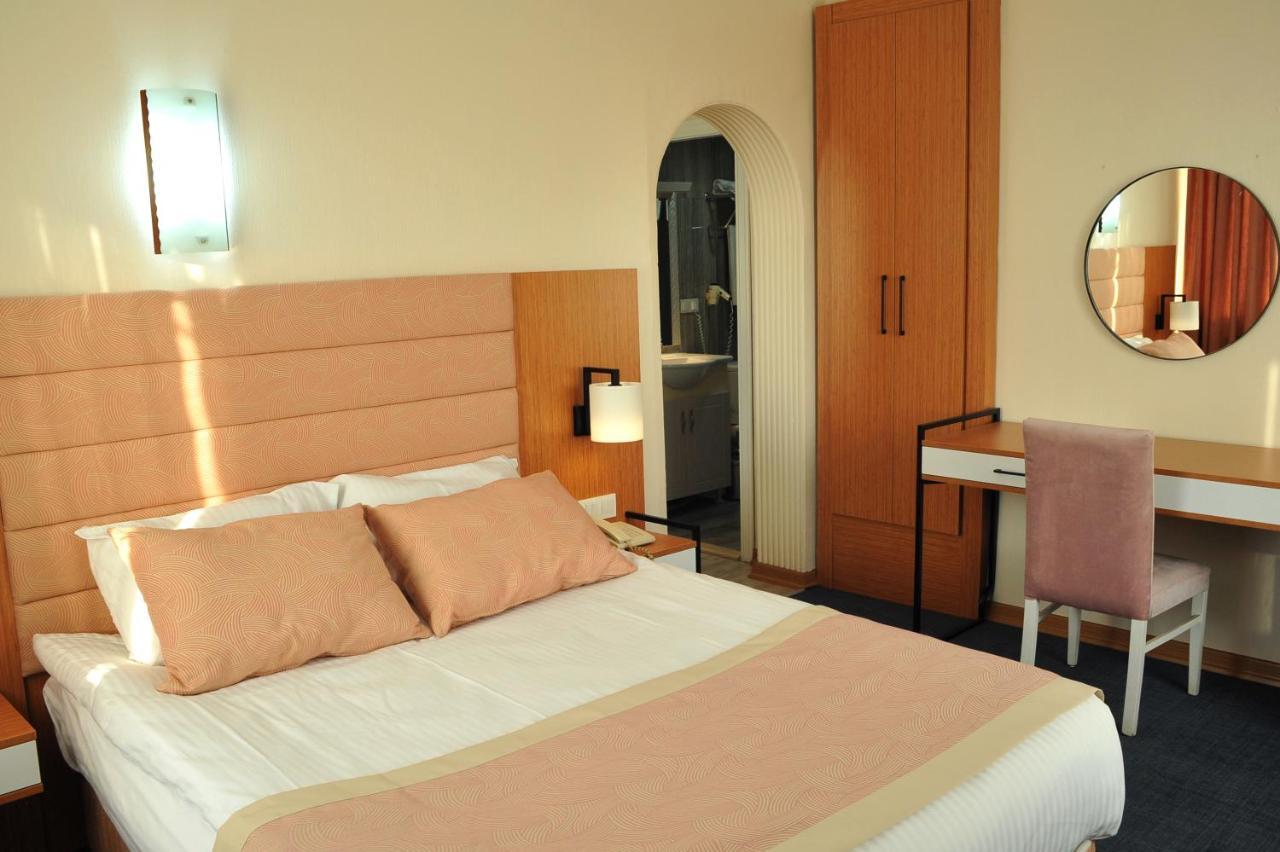 Lion Hotel 3*